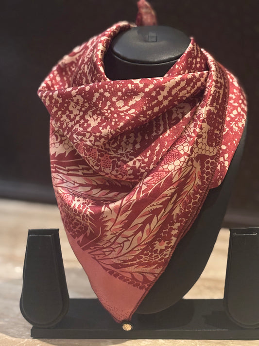 Mora Crimson Reverie