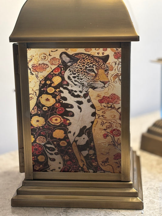 Sovereign Leopard Lantern