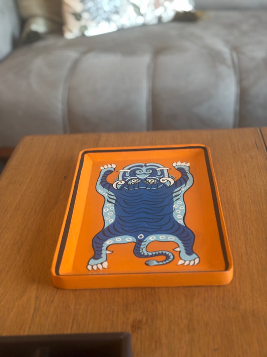 Neel Aranyaka, art tray