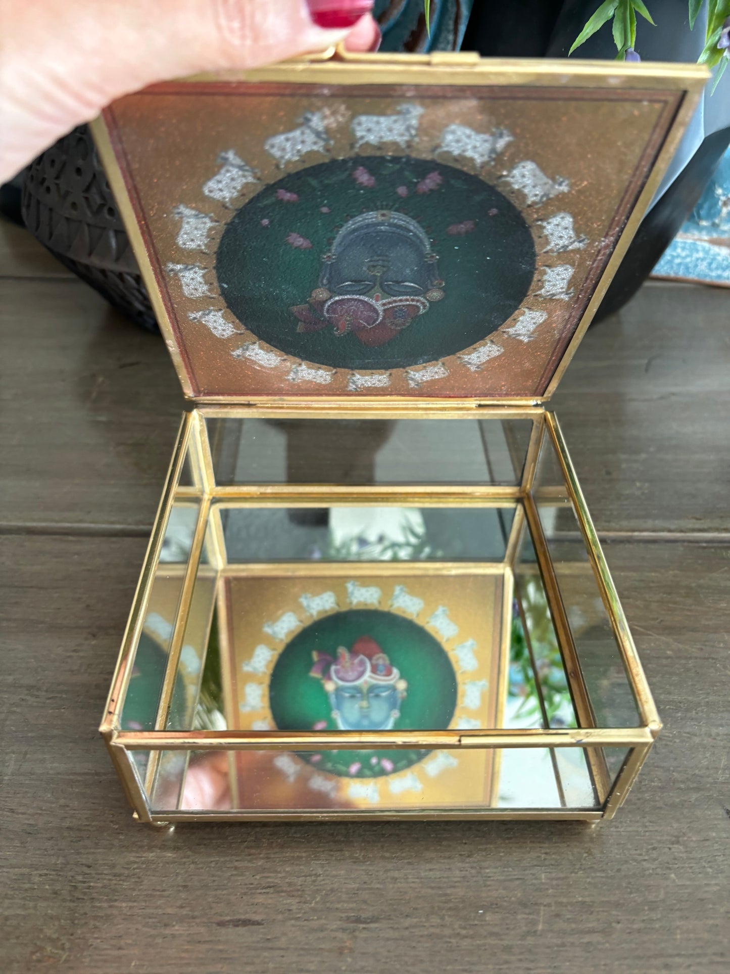 Circle of Divinity (glass box)