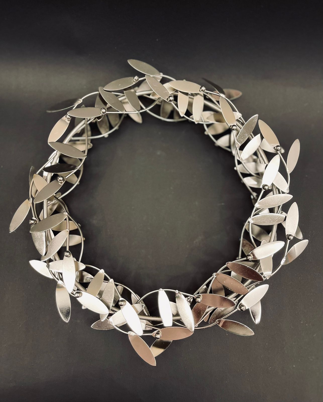 Leafy Silver Crown