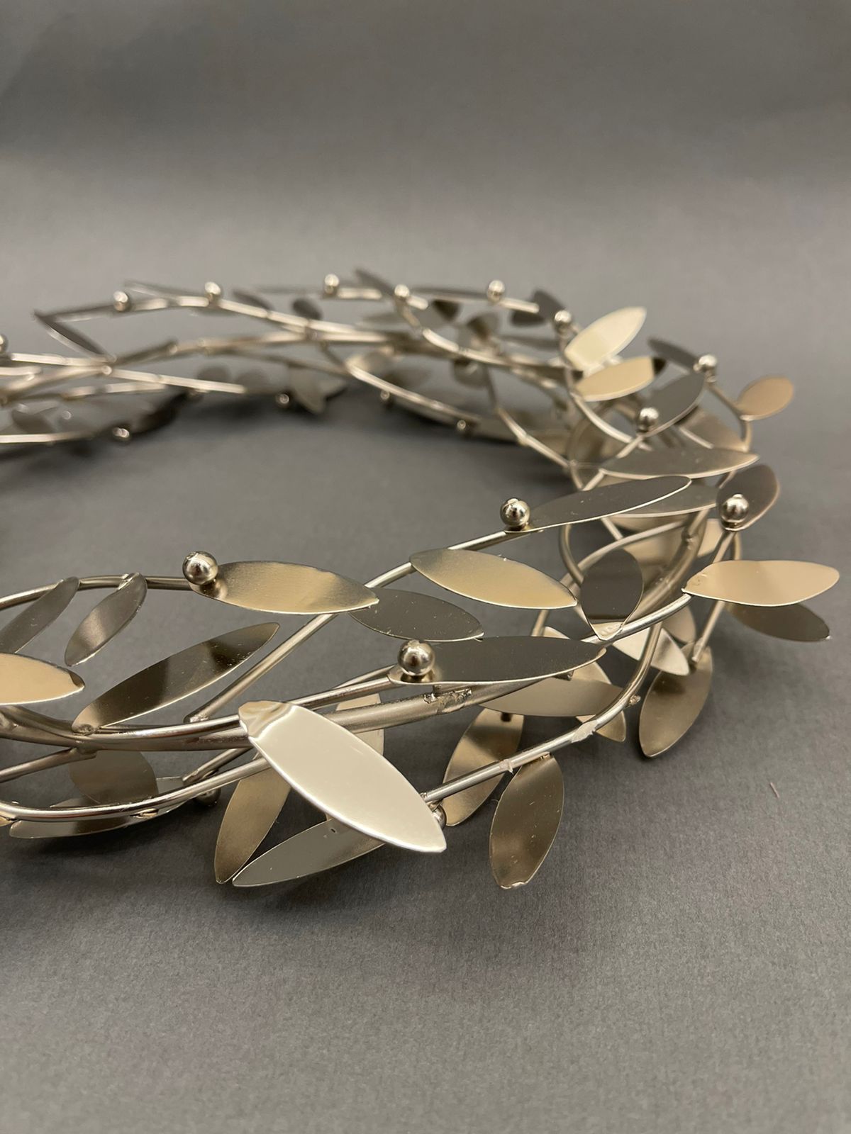 Leafy Silver Crown