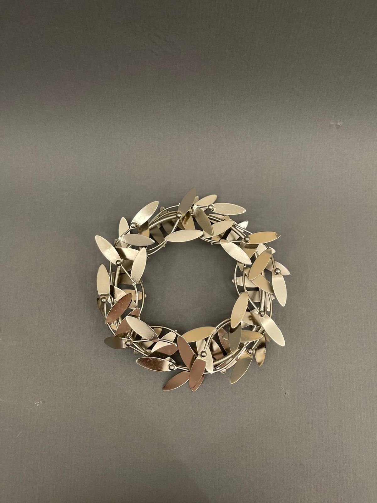 Leafy Silver Crown