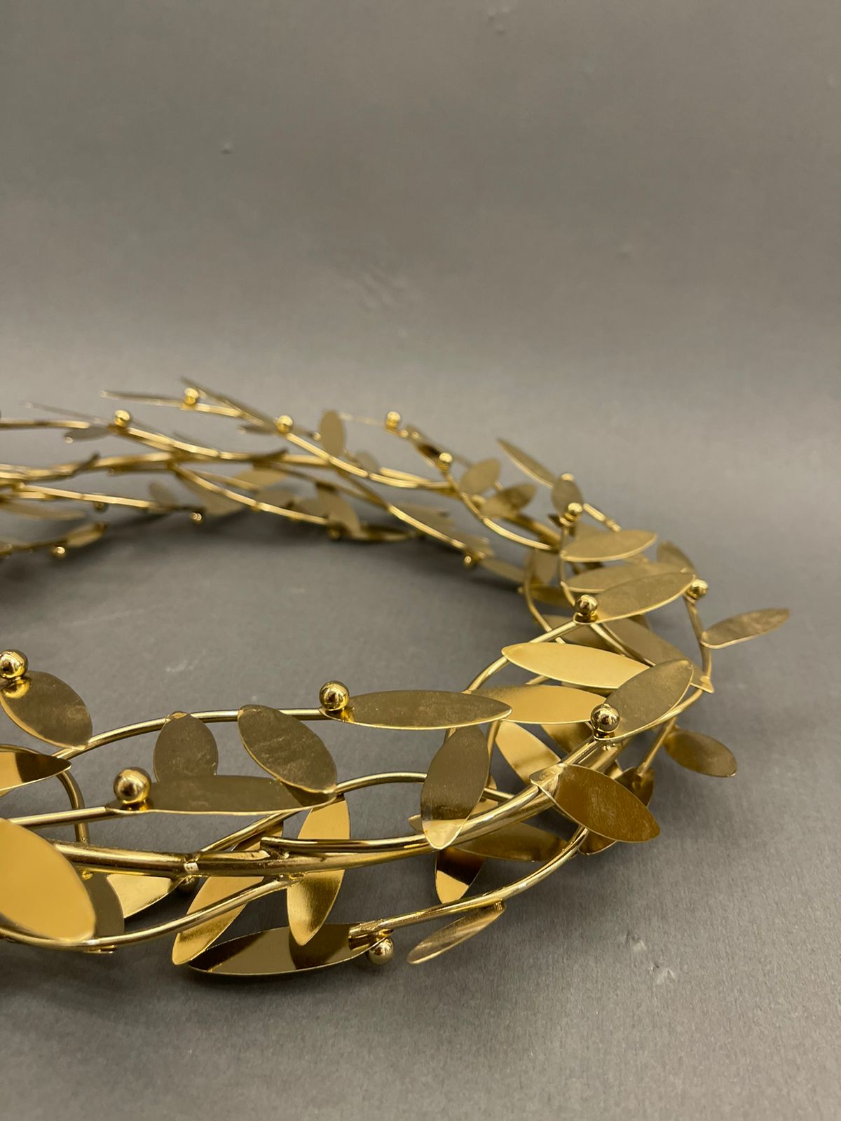 Leafy Gold Crown riser