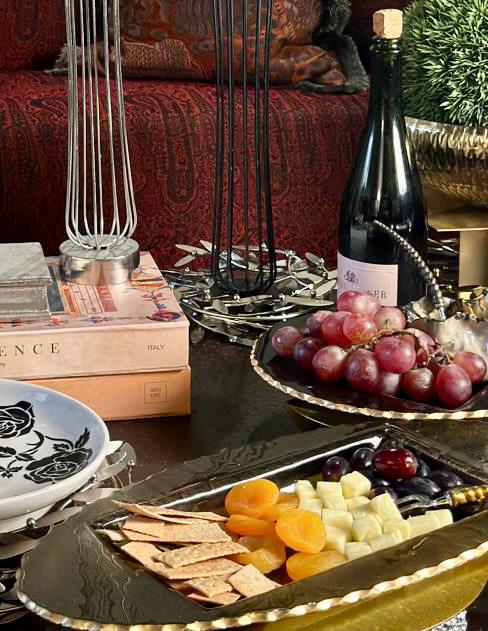 Hilton black platter