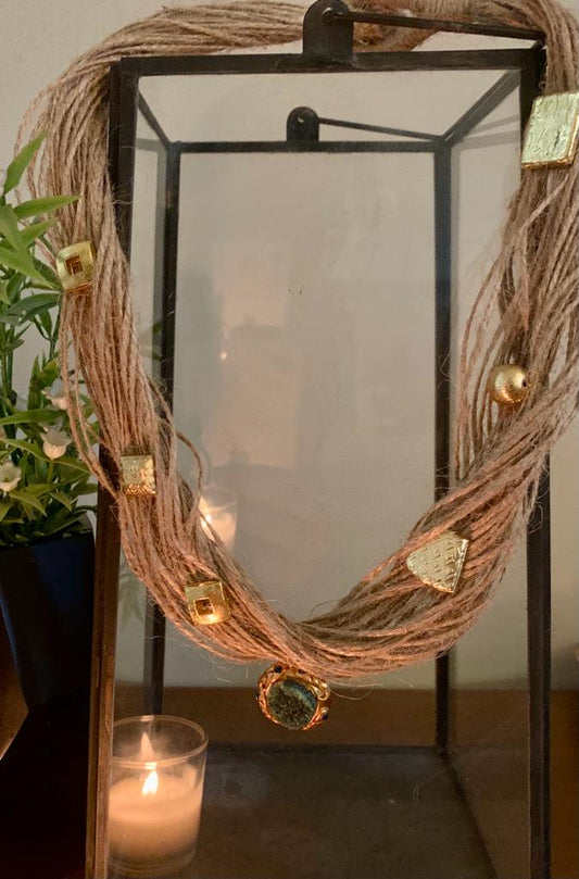 Image of Amaris Emerald Green Neck Piece from august.org.in