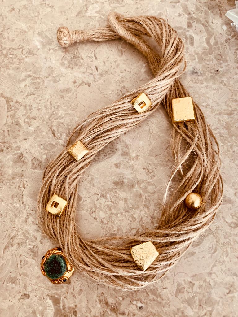 Image of Amaris Emerald Green Neck Piece from august.org.in