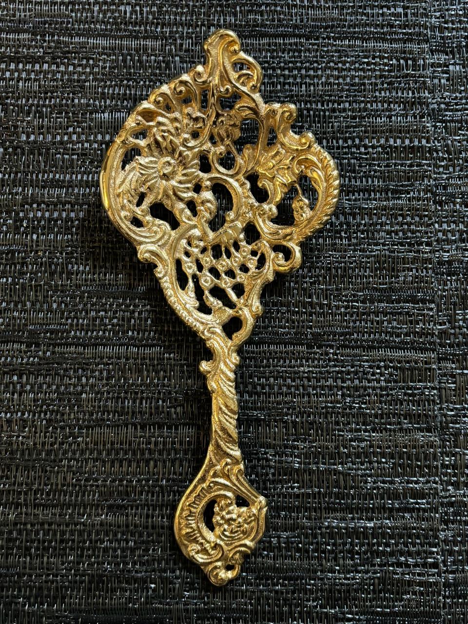Belek Brass Spoon server, gold
