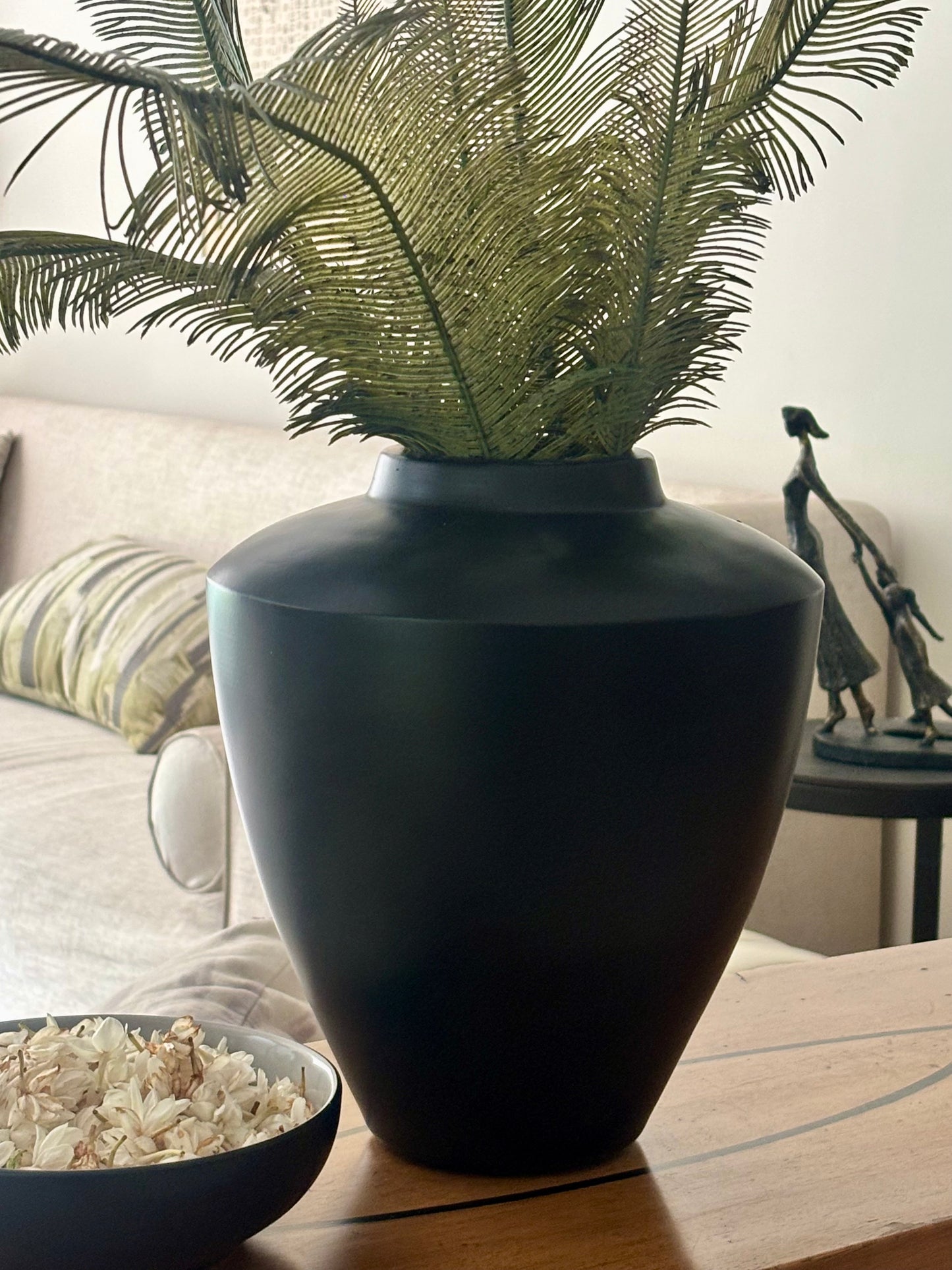 Pot : medium black