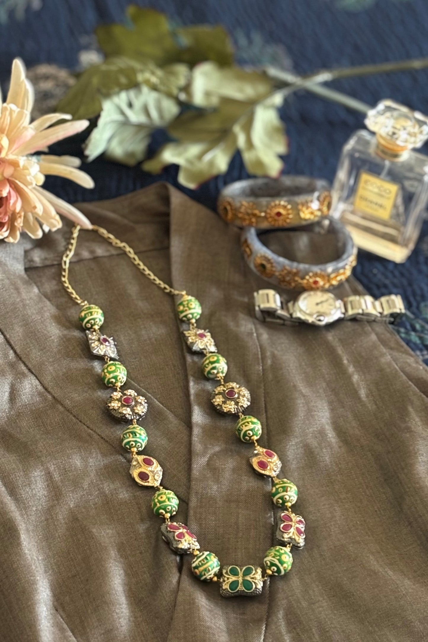 Zarmira neckpiece set