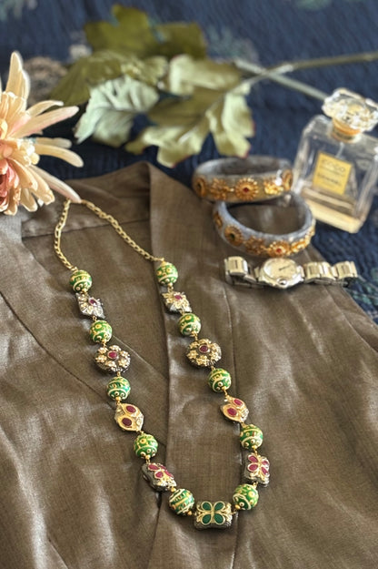 Zarmira neckpiece set