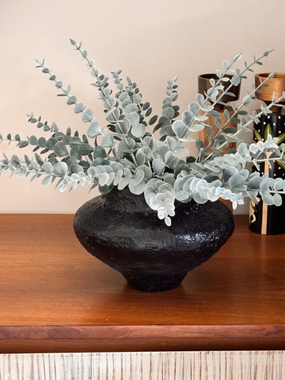 Ebon Earth Pot