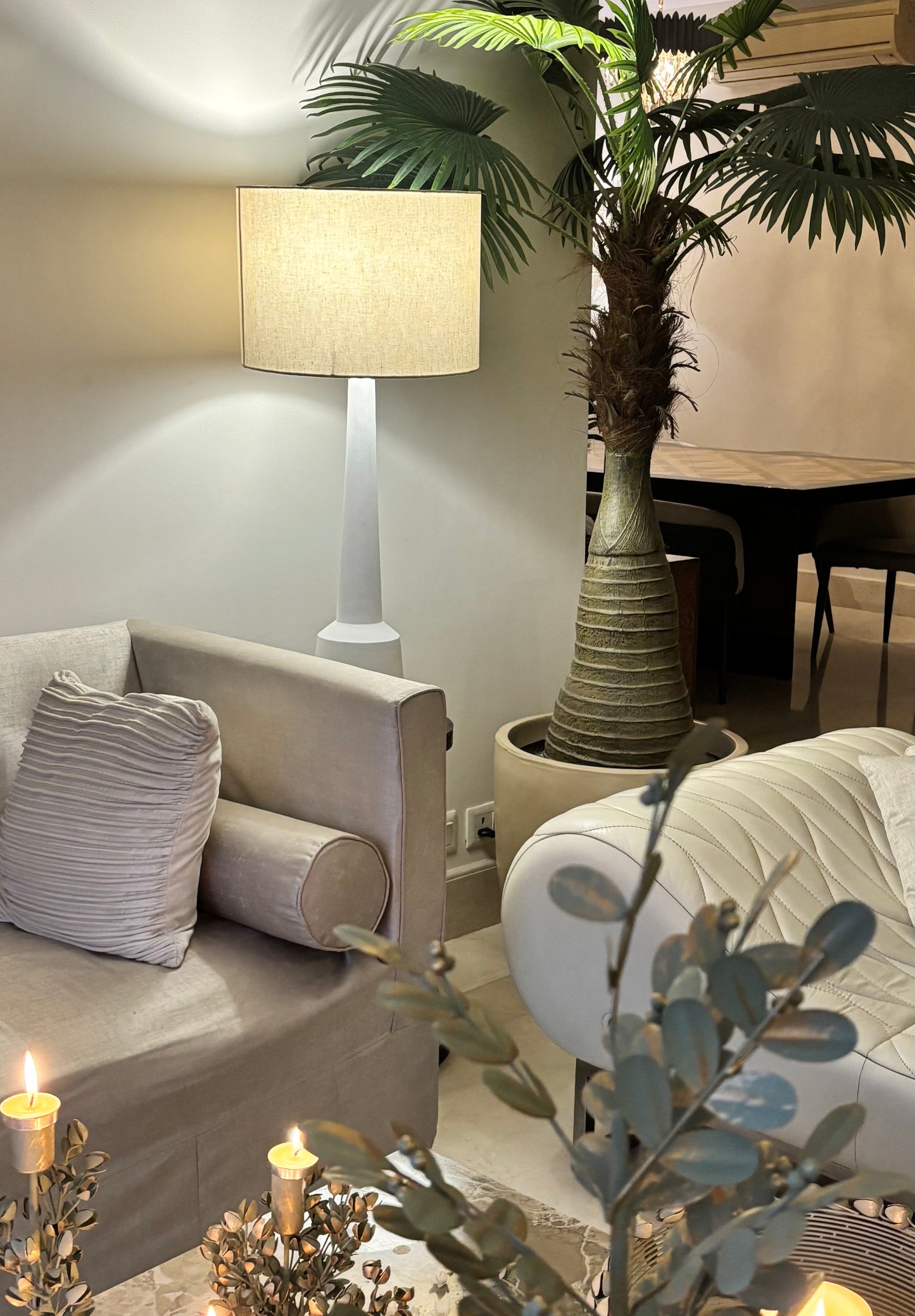 Meru – Tall Table Lamp, white