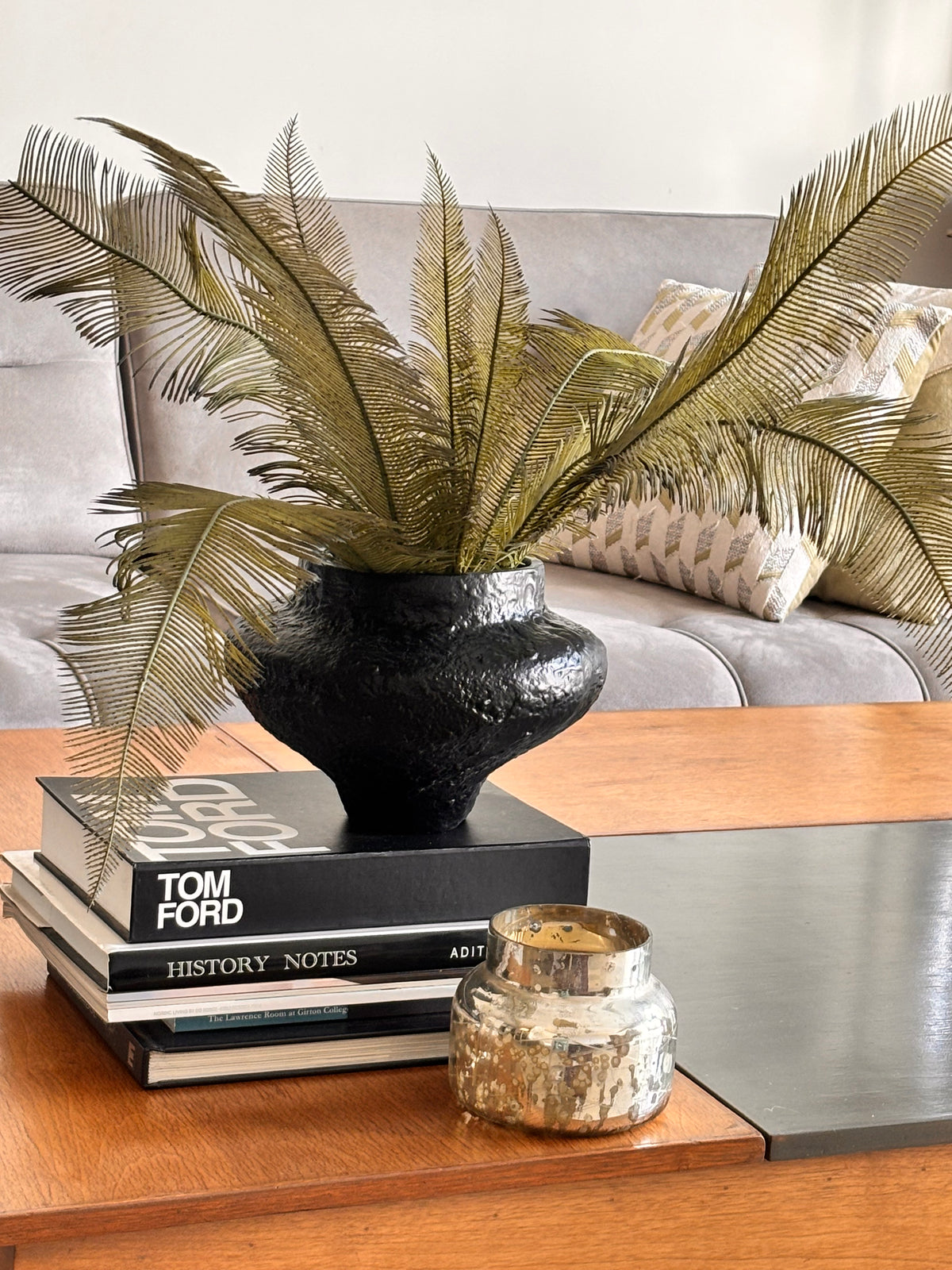 Ebon Earth Pot