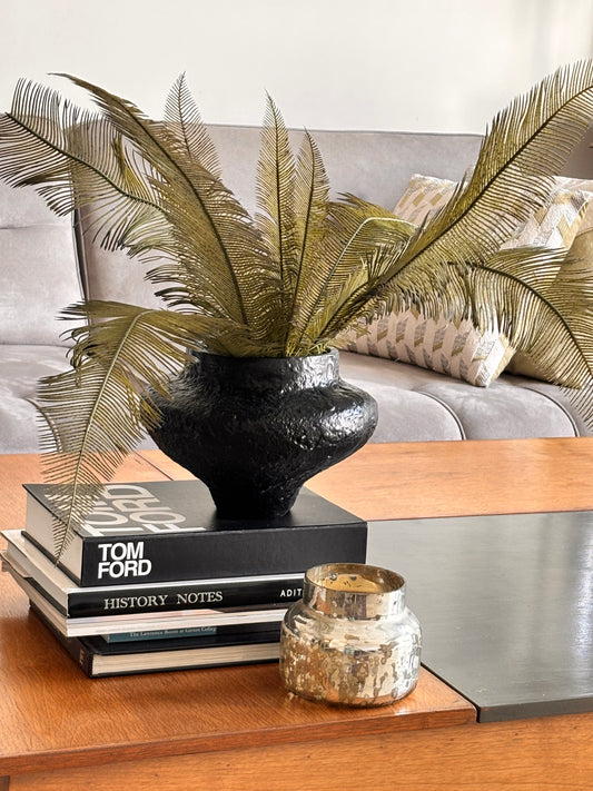 Ebon Earth Pot