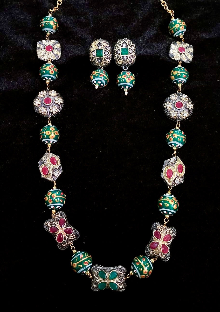 Zarmira neckpiece set