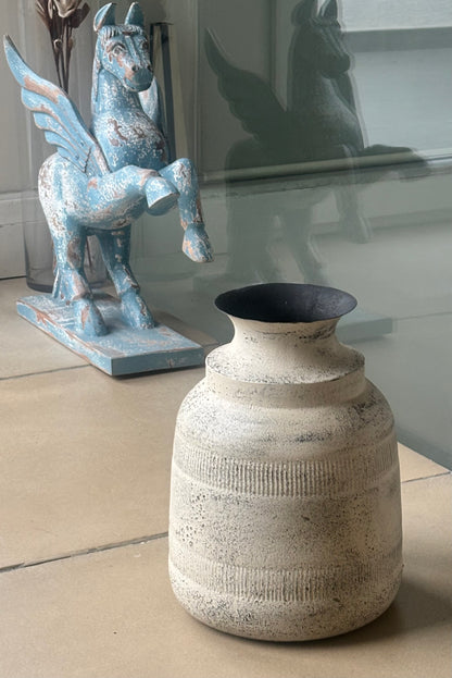 Eira metal pot