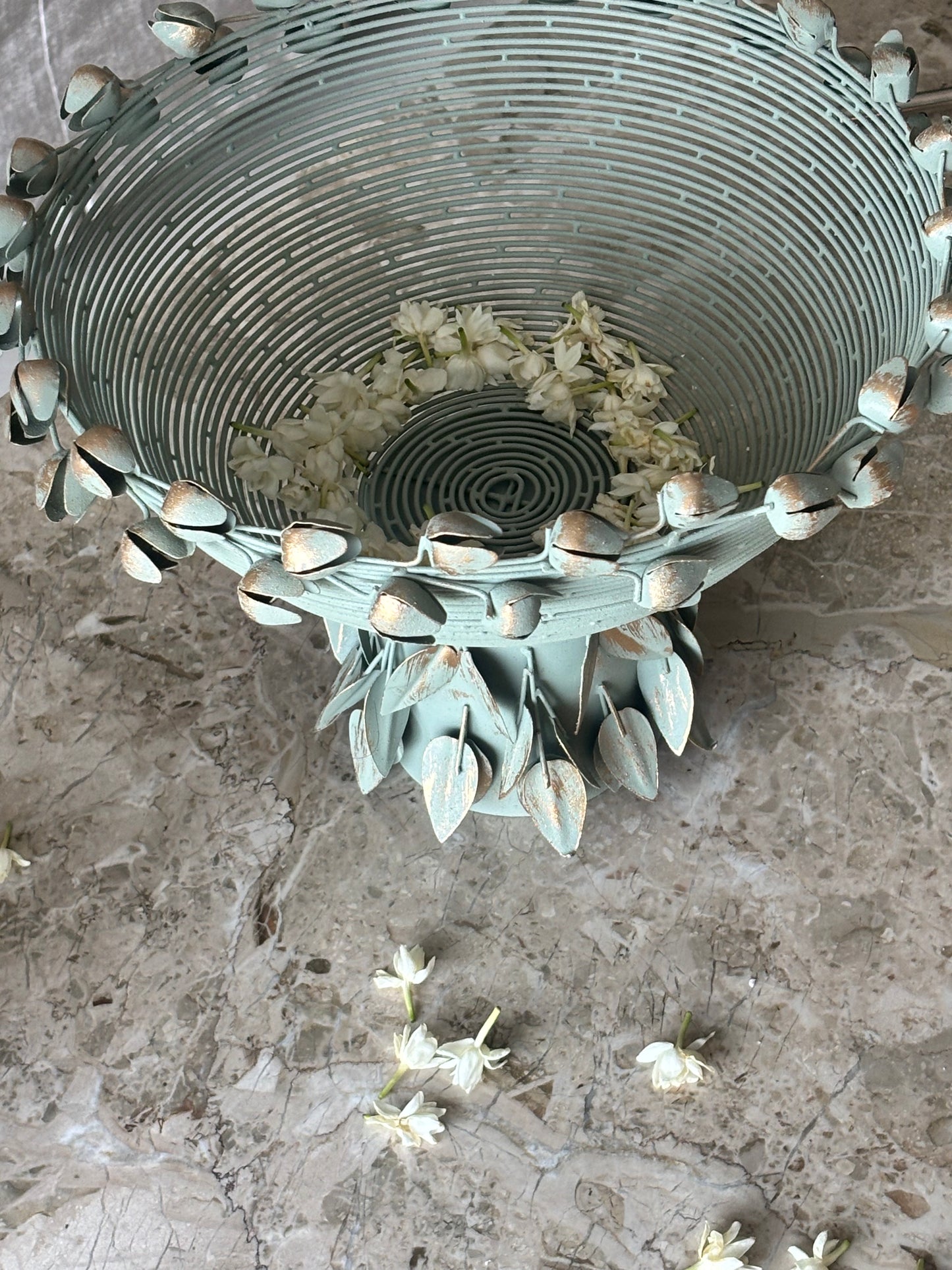 Pushpa Urli – Eternal Bloom Vessel