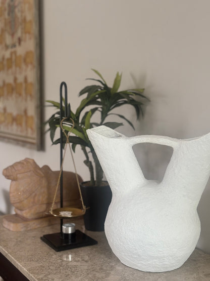 Mrida, sculptural pot