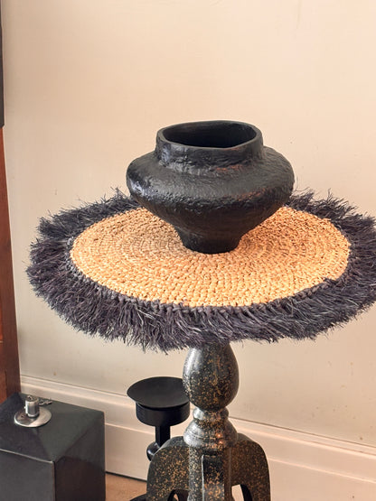 Ebon Earth Pot
