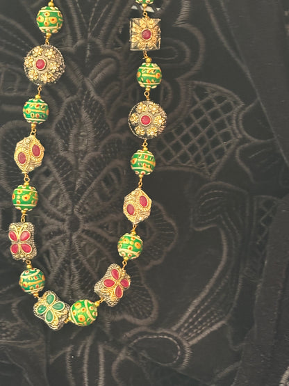 Zarmira neckpiece set