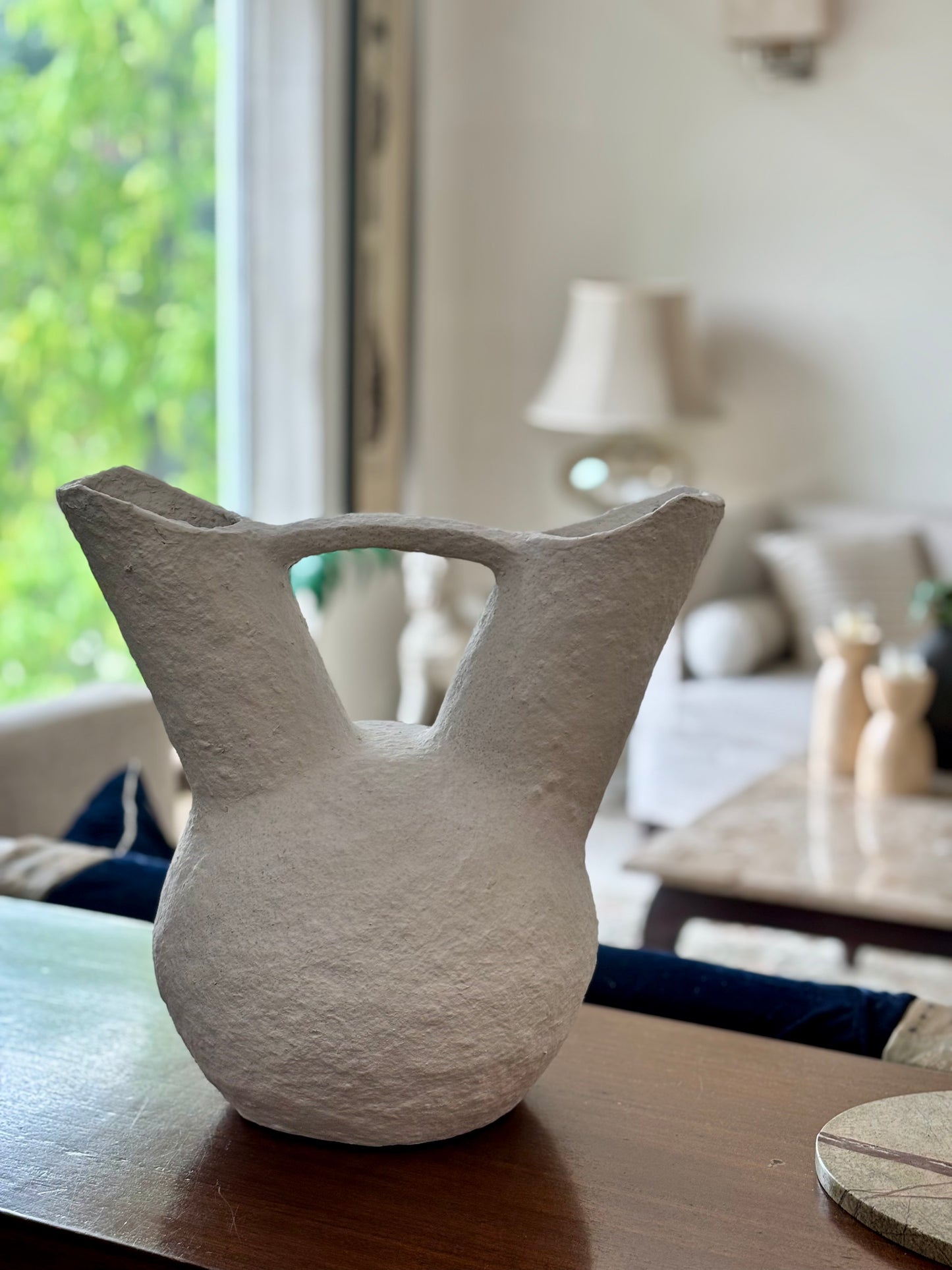 Mrida, sculptural pot
