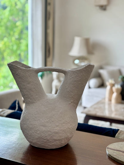 Mrida, sculptural pot