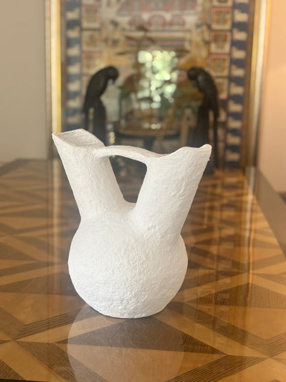 Mrida, sculptural pot
