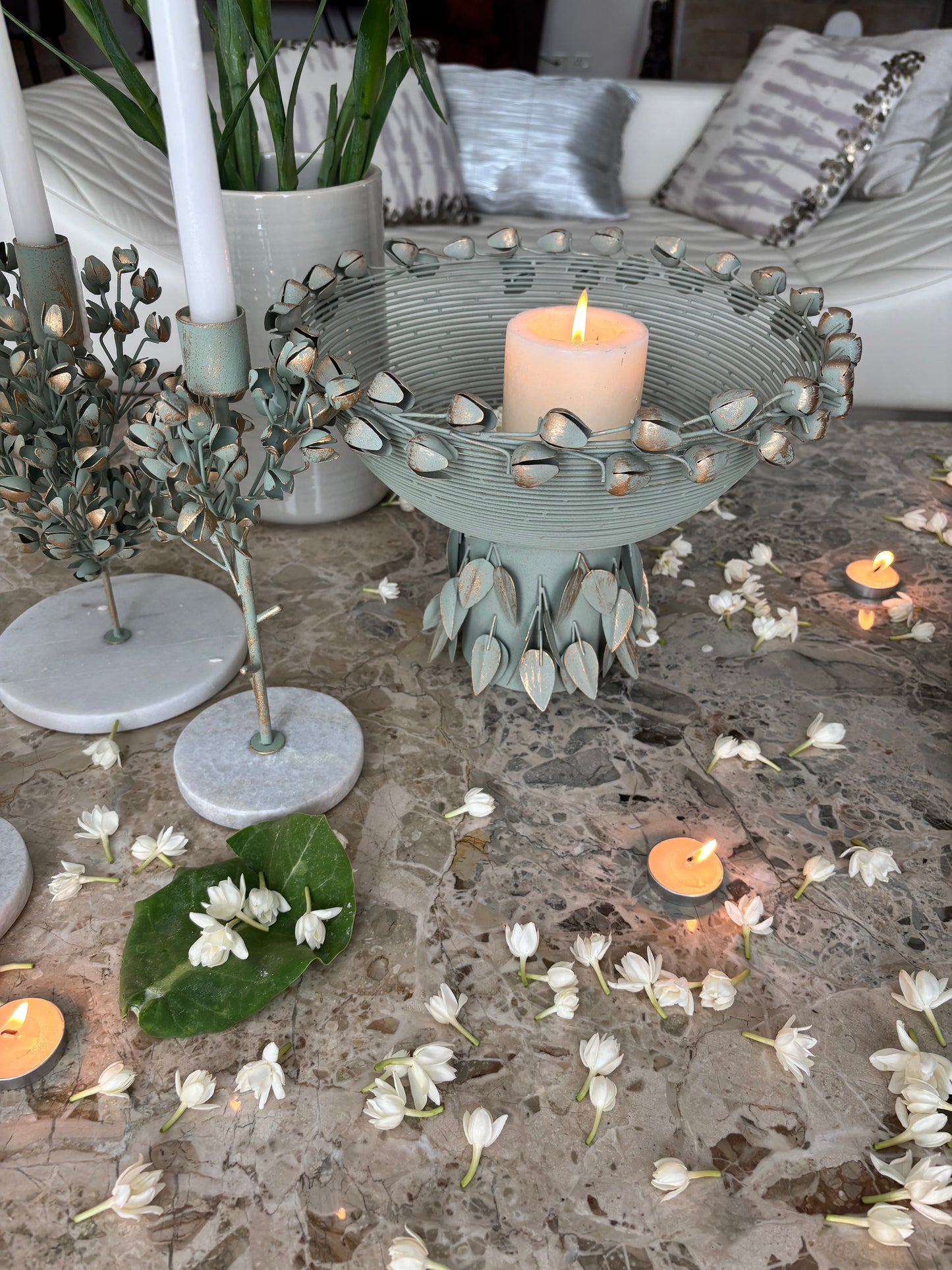 Pushpa Urli – Eternal Bloom Vessel