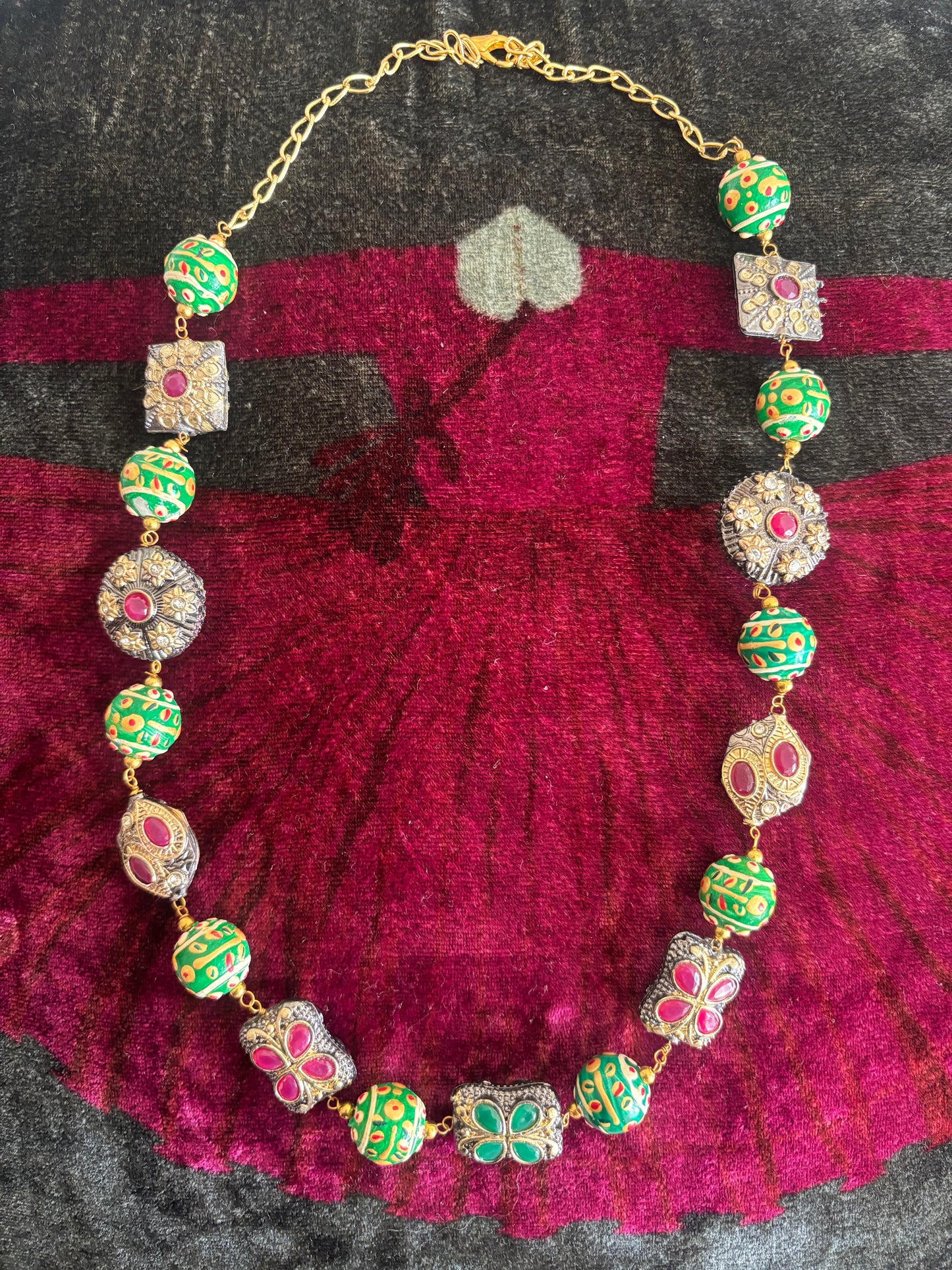 Zarmira neckpiece set