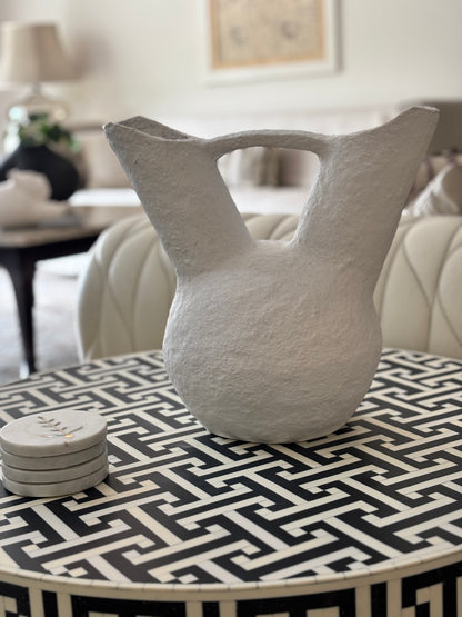 Mrida, sculptural pot