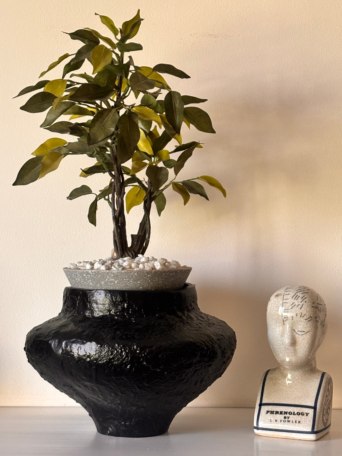 Ebon Earth Pot