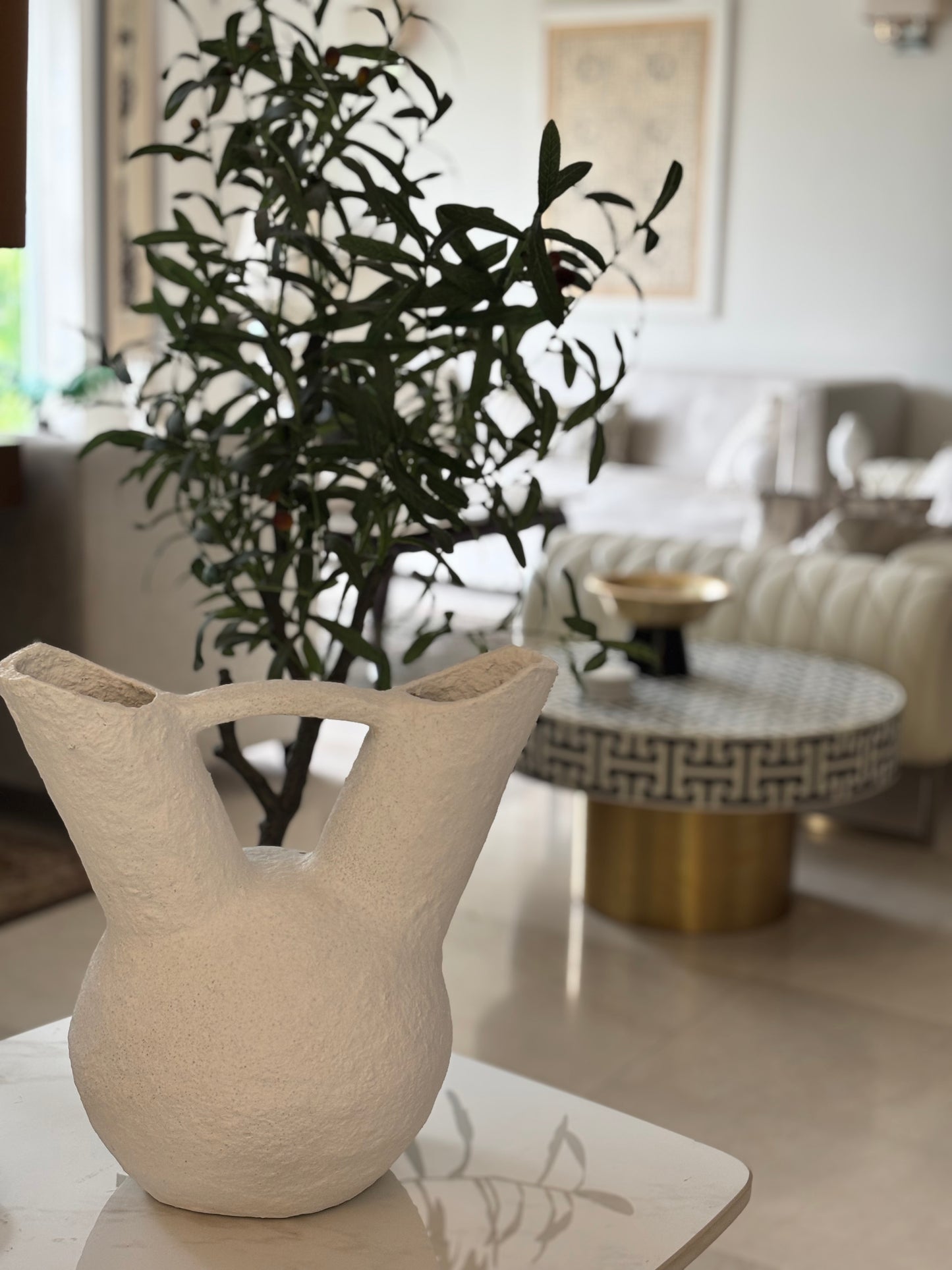 Mrida, sculptural pot
