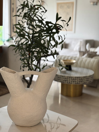 Mrida, sculptural pot