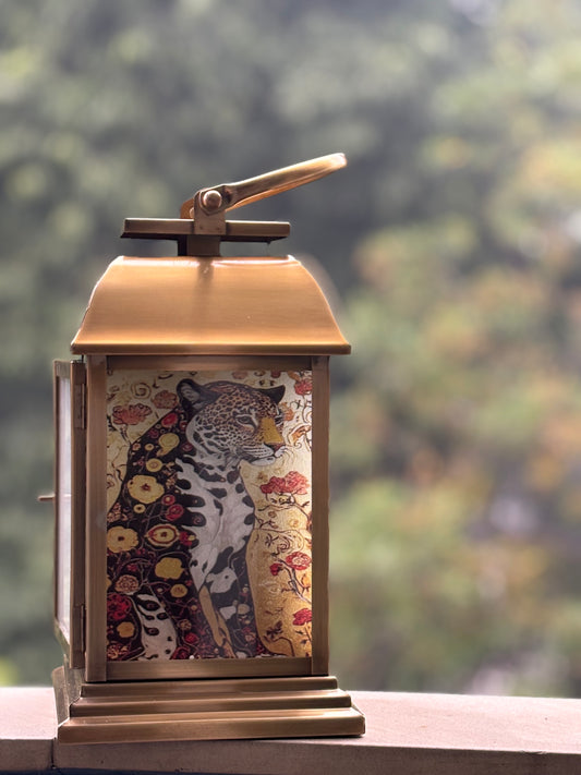 Sovereign Leopard Lantern