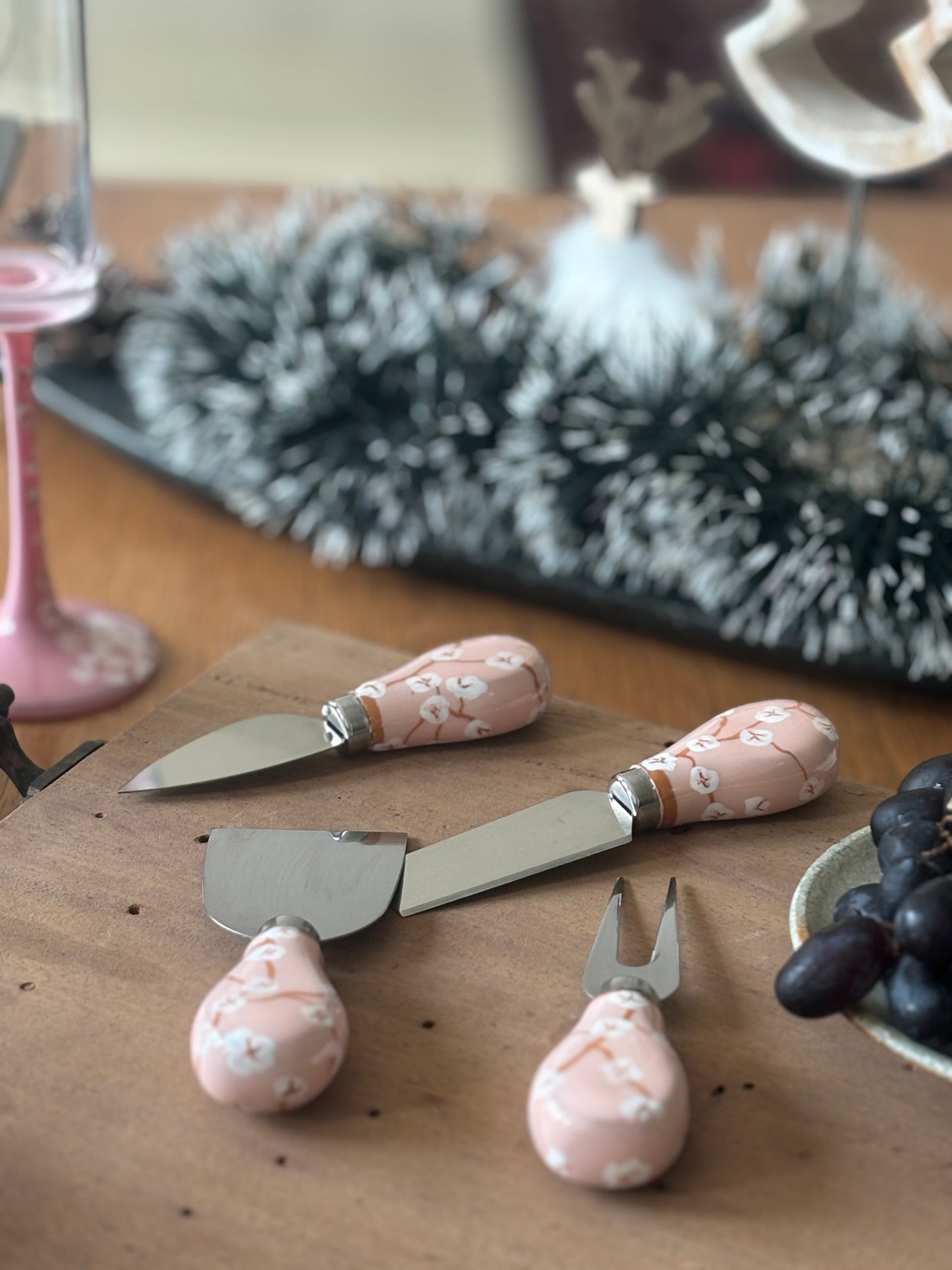 Sakura cheese knives pink