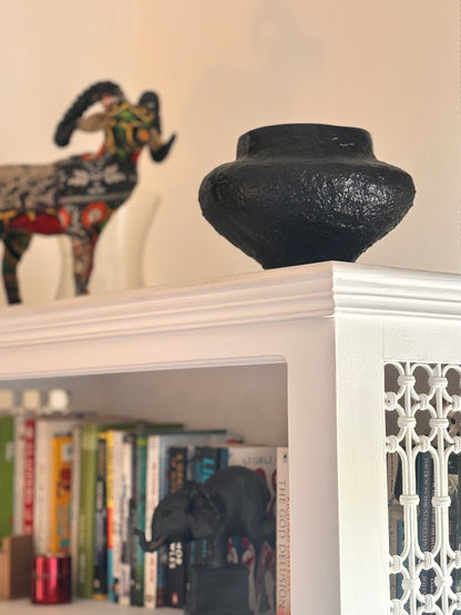 Ebon Earth Pot