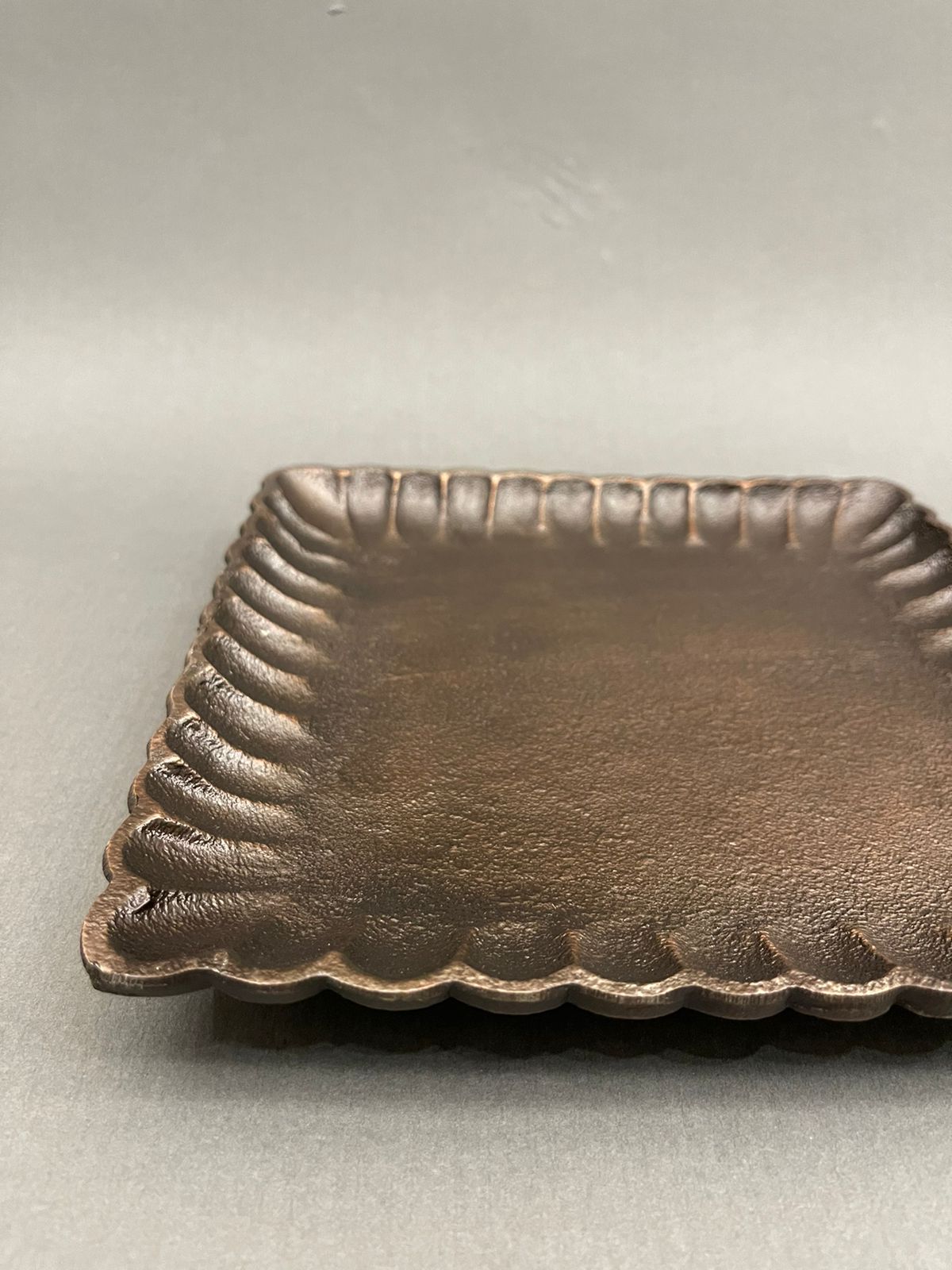 Scallop Metal Tray