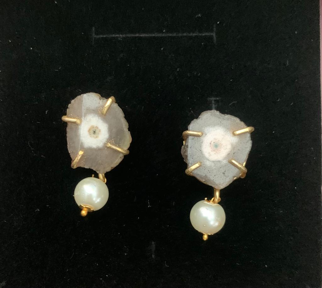 Image of Zara Agate White Earring from august.org.in