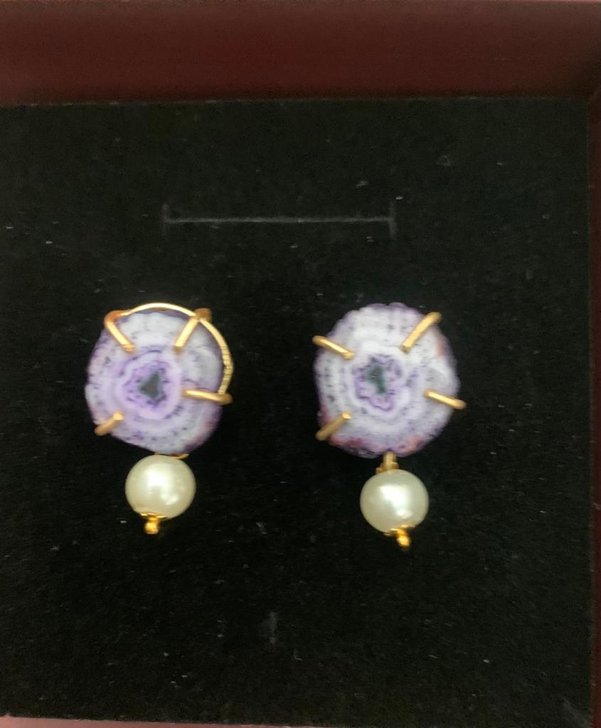 Image of Zara Agate Purple Earring from august.org.in