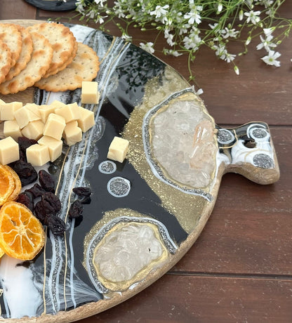 Black round cheese board