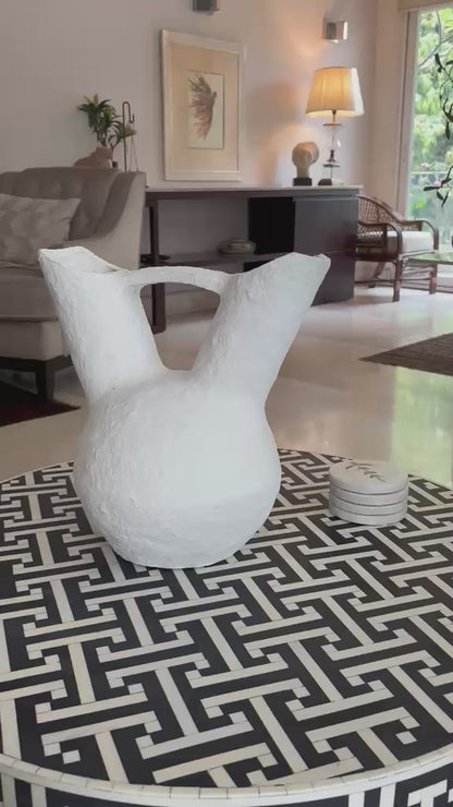 Mrida, sculptural pot